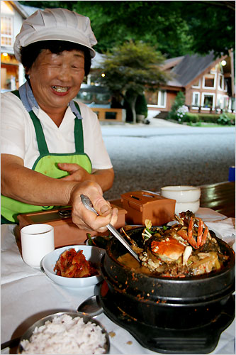 섬진강 참게 맛 끝내줍니다. 